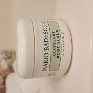 Mario Badescu Raspberry body scrub